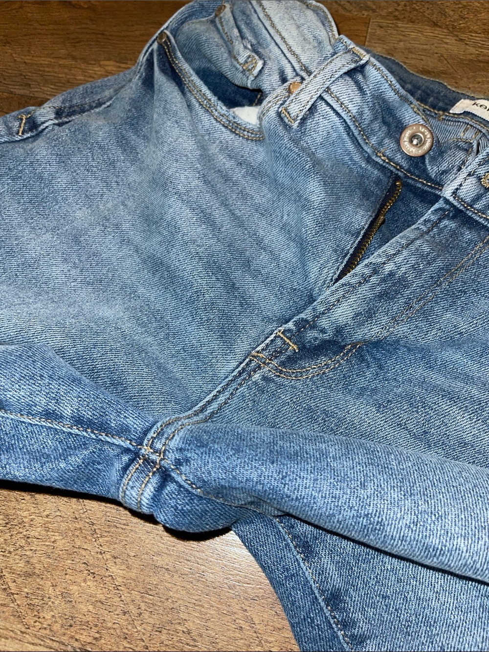 Kensie Jeans The Allie High Rise Slim Straight size 6/28 Light Wash - Picture 3 of 5